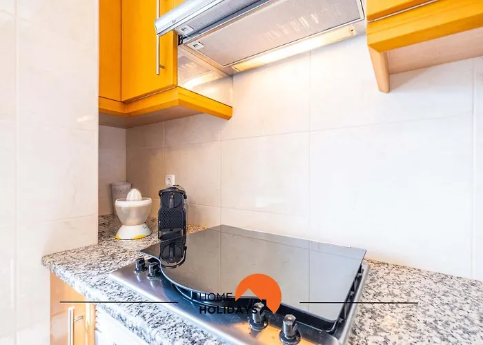 #115 Bernardo Flat By Holidays *